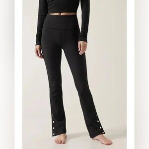 Athleta Elation Rib Snap Pant in Black